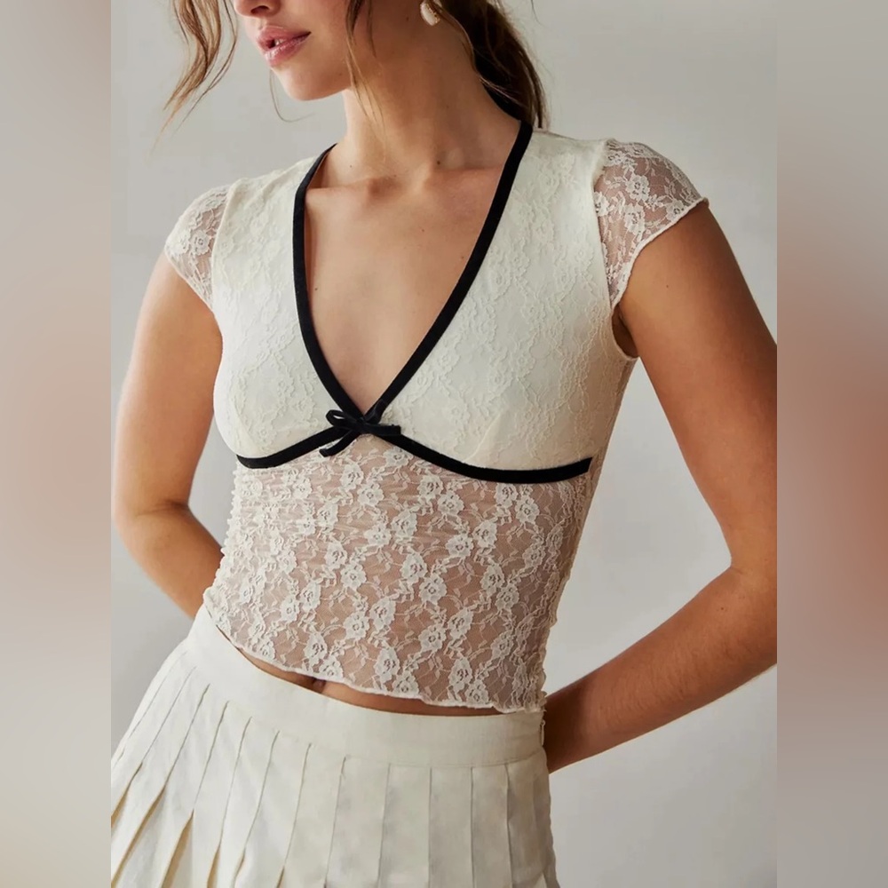 Et Clet Cream V-Neck Lace Top with Velvet Black Trim